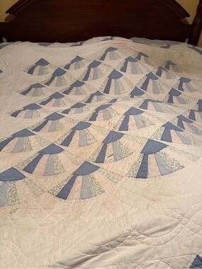 Handmade Blue & White Patchwork Fan Quilt - Classic Home Bedding